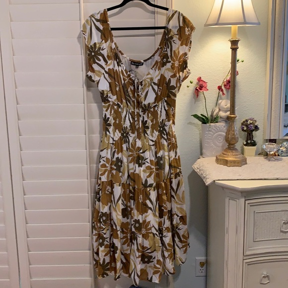 Mlle Gabrielle Dresses & Skirts - Beautifully made summer dress, or cotton! 1X